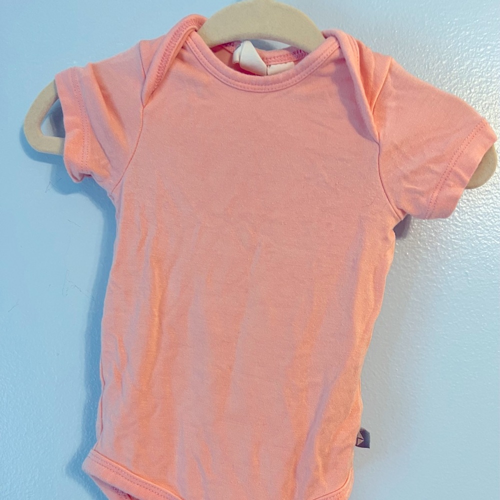Kyte BABY used short sleeve bodysuit